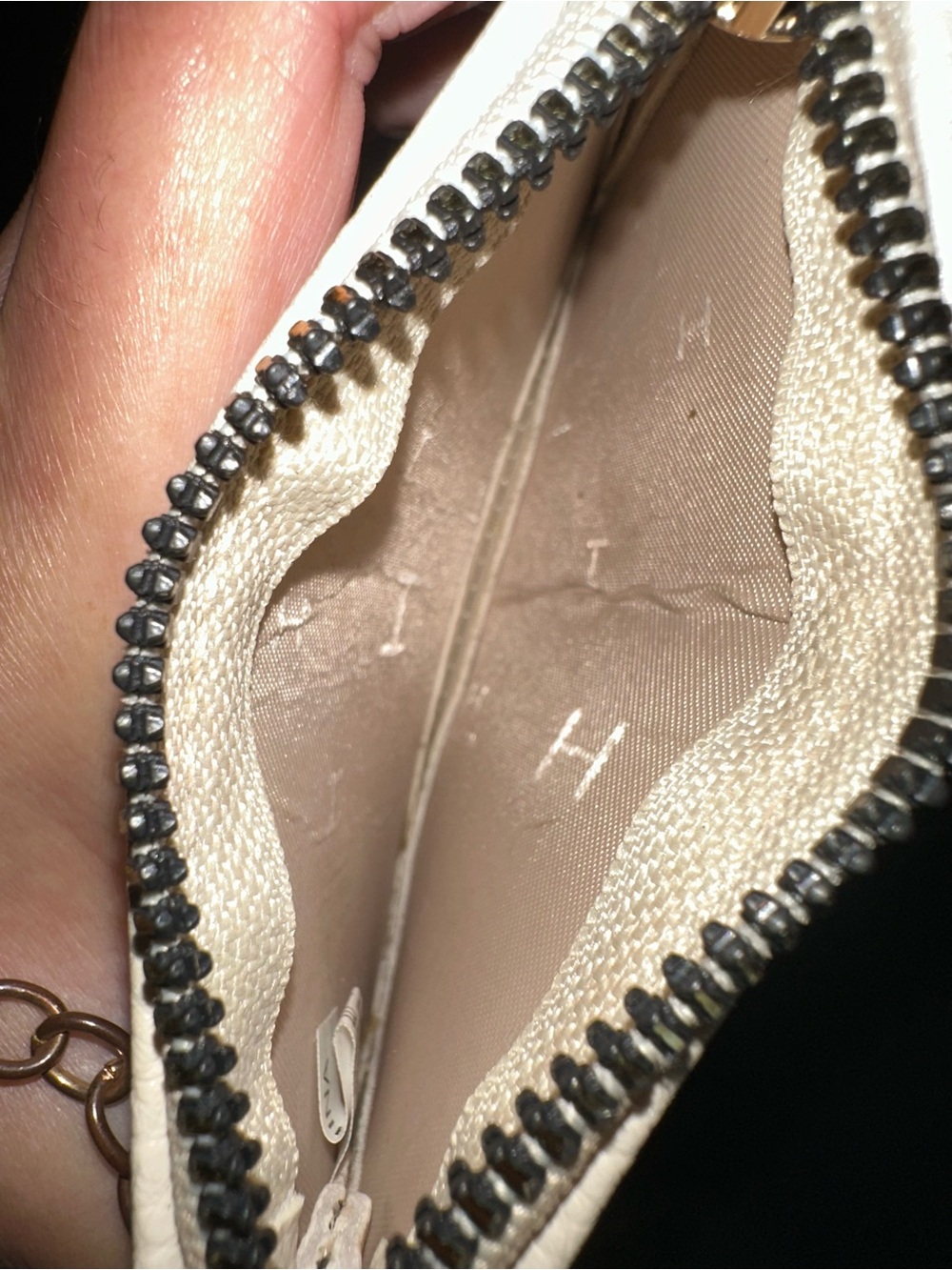 H by Halston Cream Leather Card Holder with Gold Keychain - Picture 5 of 7